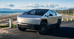Đánh giá Tesla Cybertruck 2025: chiếc xe bị đối xử tệ bạc nhất thế giới