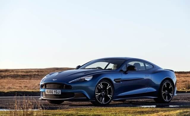 Aston-Martin-Vanquish-S-gia-bao-nhieu