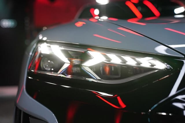 Audi-E-Tron-GT-den-chieu-sang