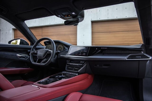 Audi-E-Tron-GT-khoang-lai