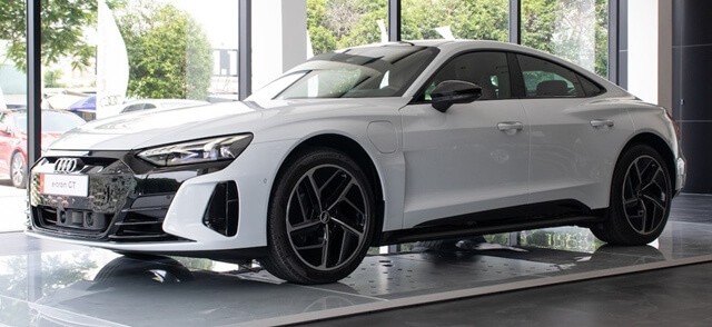 Audi-E-Tron-GT-mau-trang