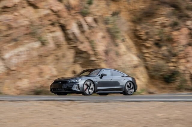 Audi-E-Tron-GT-van-hanh(1)