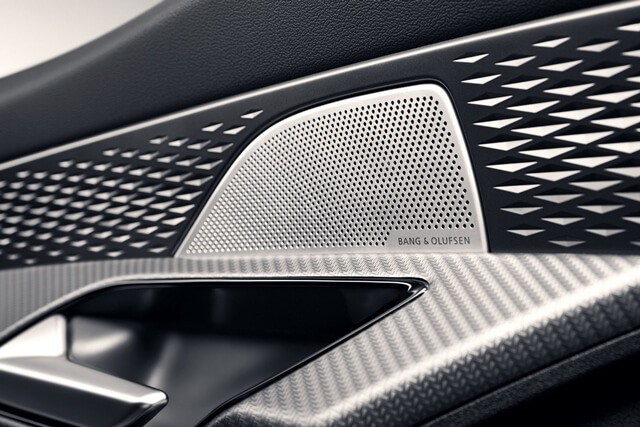 Audi-Q6-loa