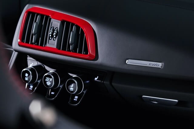Audi-R8-2021-cua-dieu-hoa