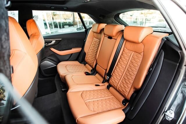 Audi-RS-Q8-2021-khoang-sau