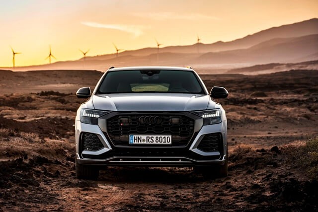 Audi-RS-Q8-2021-phan-dau-xe