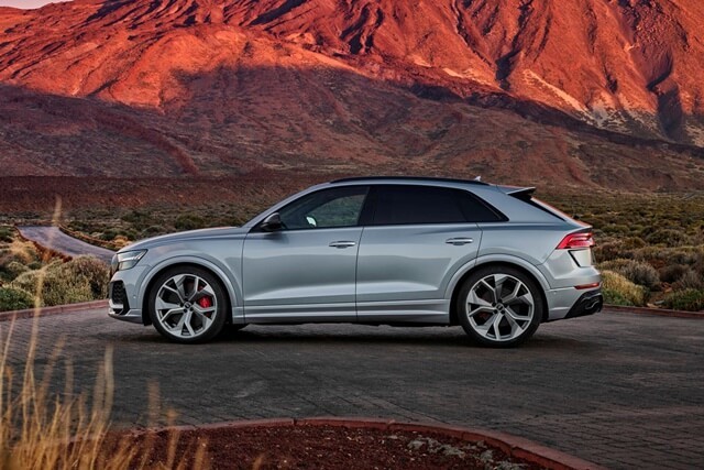 Audi-RS-Q8-2021-phan-than-xe