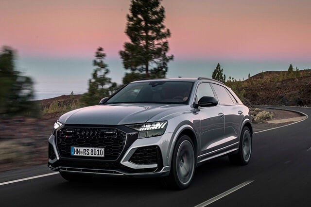 Audi-RS-Q8-2021-van-hanh