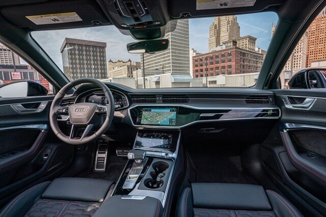 Audi-RS6-Avant-2021-cabin