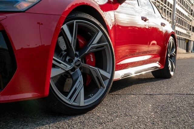 Audi-RS6-Avant-2021-la-zang