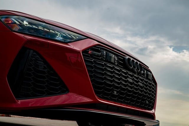 Audi-RS6-Avant-2021-luoi-tan-nhie