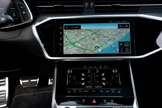Audi-RS6-Avant-2021-man-hinh-giai-tri