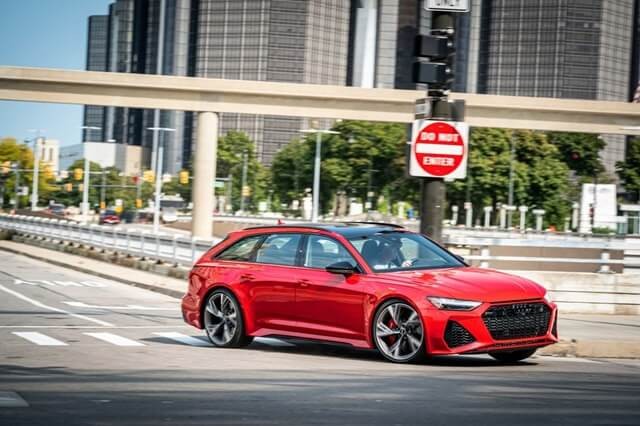 Audi-RS6-Avant-2021-than-xe