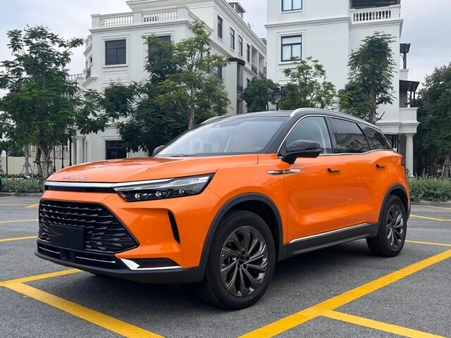 Baic-Beijing-X7-tong-the-ngoai-that