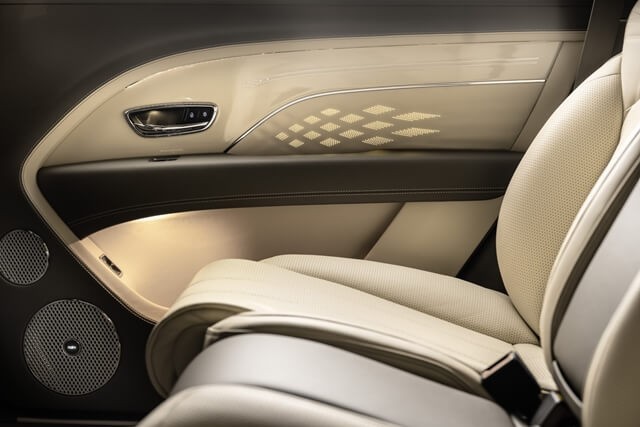 Bentley-Bentayga-EWB-he-thong-am-thanh