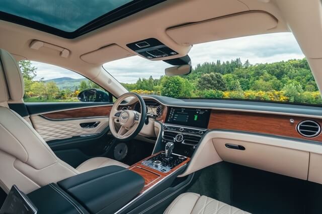 Bentley-flying-spur-2022-khoang-lai