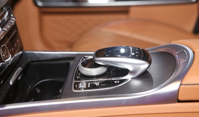 Brabus-G400-trung-tam-dieu-khien