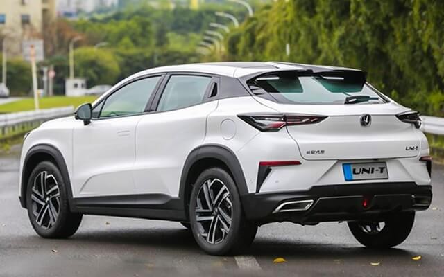 Changan-Uni-T-co-gia-bao-nhieu