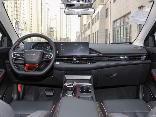 Chery-Omoda-S5-GT-khoang-lai