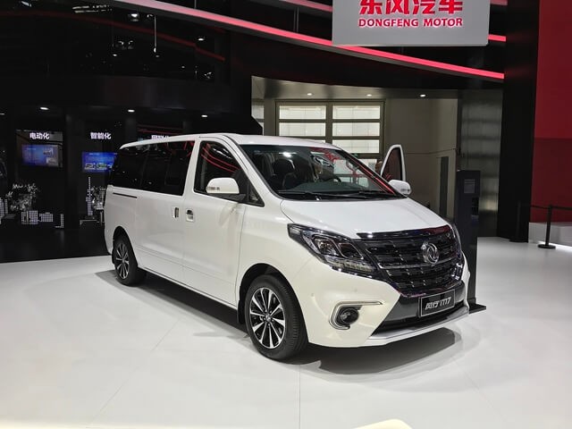 Dongfeng-CM7-ngoai-that