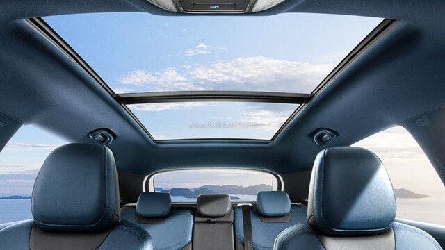 Ford-Equator-Sport-cua-so-troi