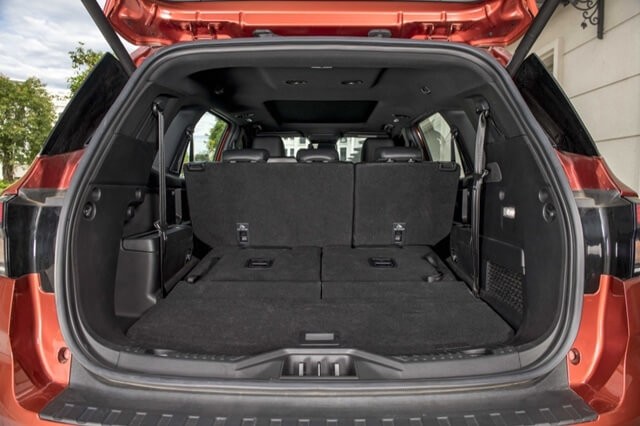 Ford-Everest-2023-khoang-hanh-ly-khi-gap-hang-ghe-thu-3
