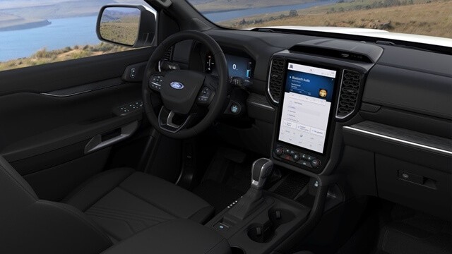 Ford-Everest-2023-khoang-lai