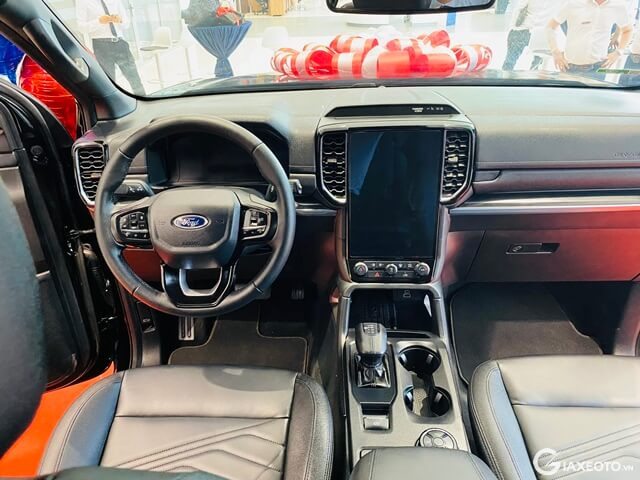 Ford-Everest-2025-noi-that-khoang-lai