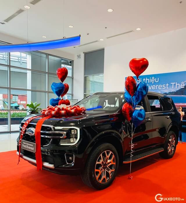 Ford-Everest-2025-van-hanh