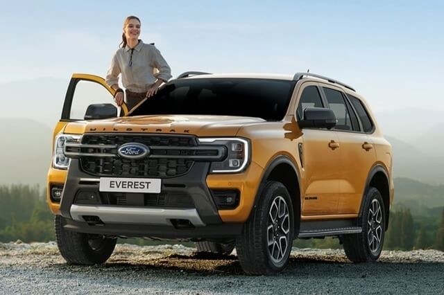 Ford-Everest-Wildtrak-ngoai-that