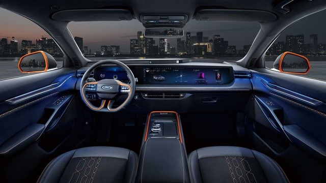 Ford-Evos-khoang-lai