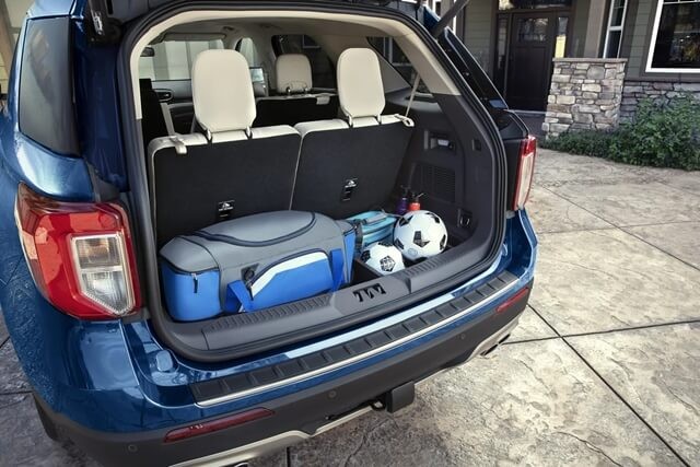 Ford-Explorer-2022-cop-xe