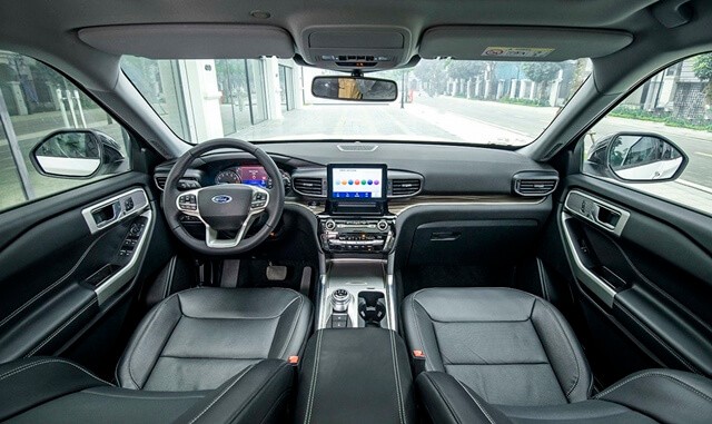 Ford-Explorer-2022-khoang-lai-giaxeoto