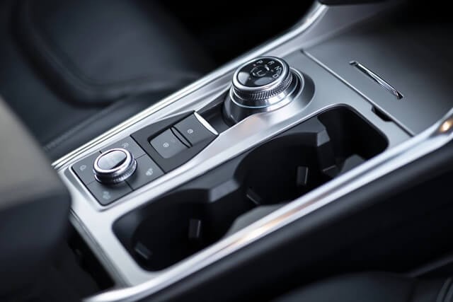 Ford-Explorer-2022-trung-tam-dieu-khien