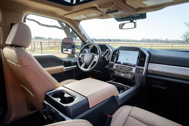 Ford-F-Series-Super-Duty-be-ty-tay-trung-tam