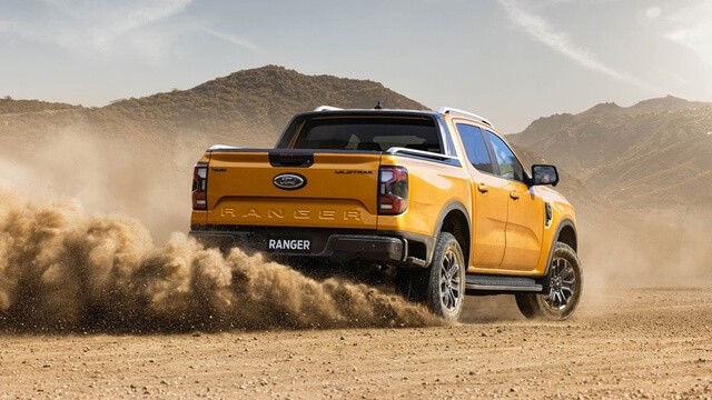 Ford-Ranger-2022-van-hanh