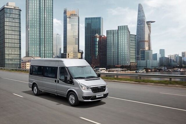 Ford-Transit-2022-van-hanh
