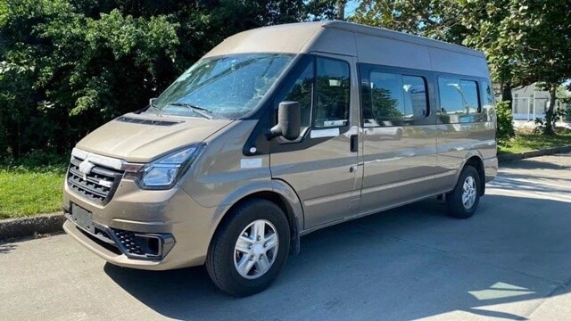 Ford-Transit-ngoai-that
