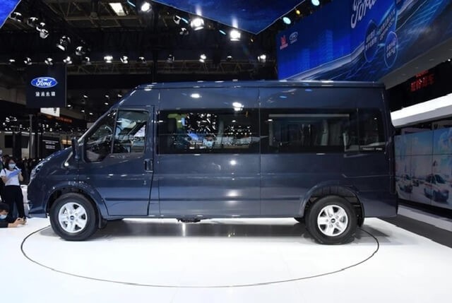 Ford-Transit-than-xe