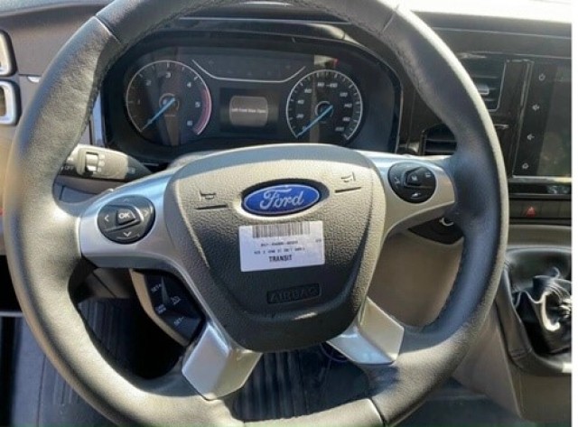 Ford-Transit-vo-lang-4-chau