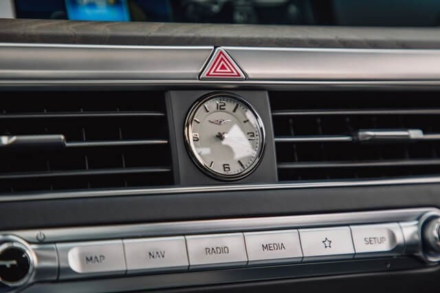 Genesis-G90-dong-ho