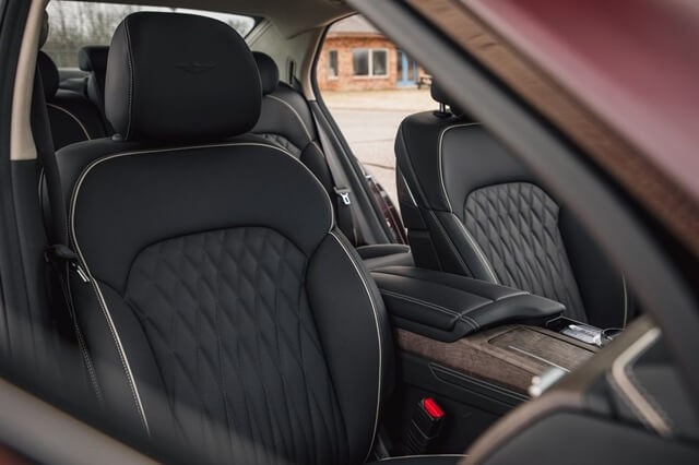 Genesis-G90-ghe-ngoi