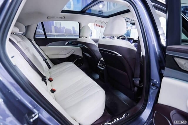 Hongqi-H5-khoang-hanh-khach