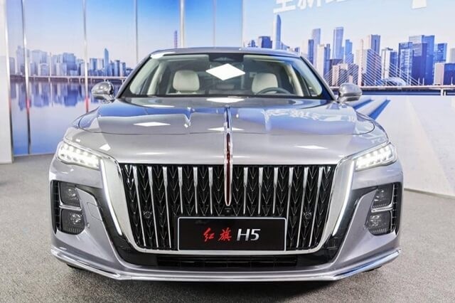 Hongqi-H5-phan-dau-xe