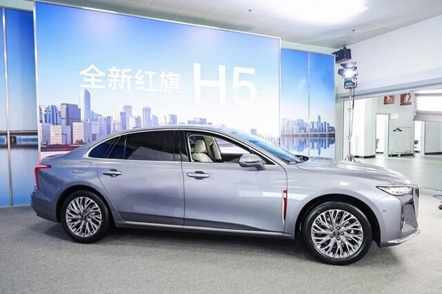 ongqi-H5-than-xe