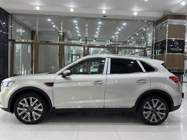 Hongqi-HS5-than-xe