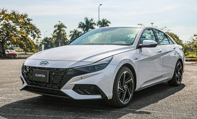 Hyundai-Elantra-the-he-moi