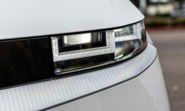 Hyundai-Ioniq-5-den-pha