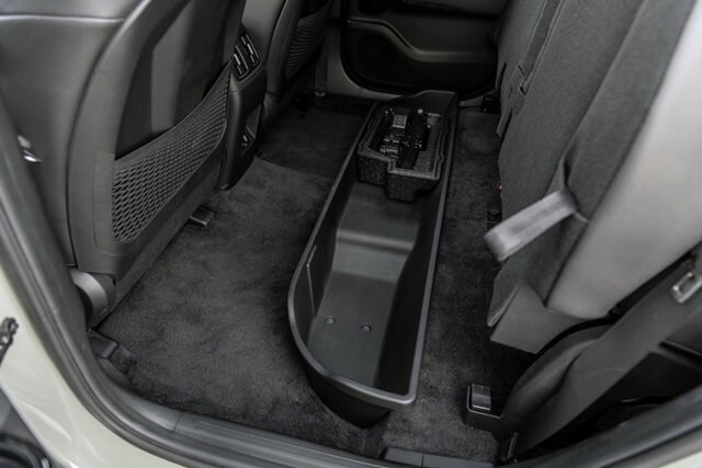 Hyundai-Santa-Cruz-hoc-de-do-khoang-hanh-khach