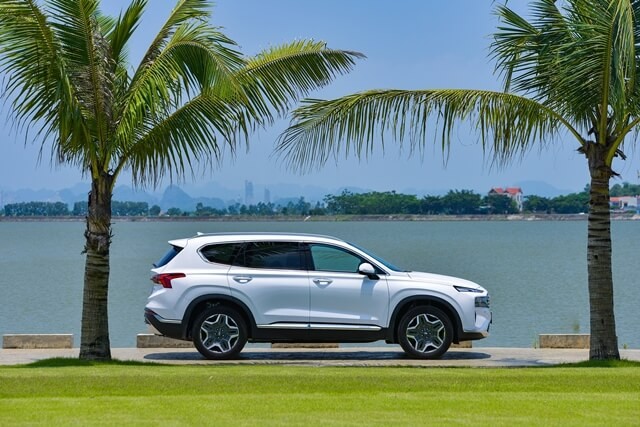 Hyundai-Santafe-2021-than-xe
